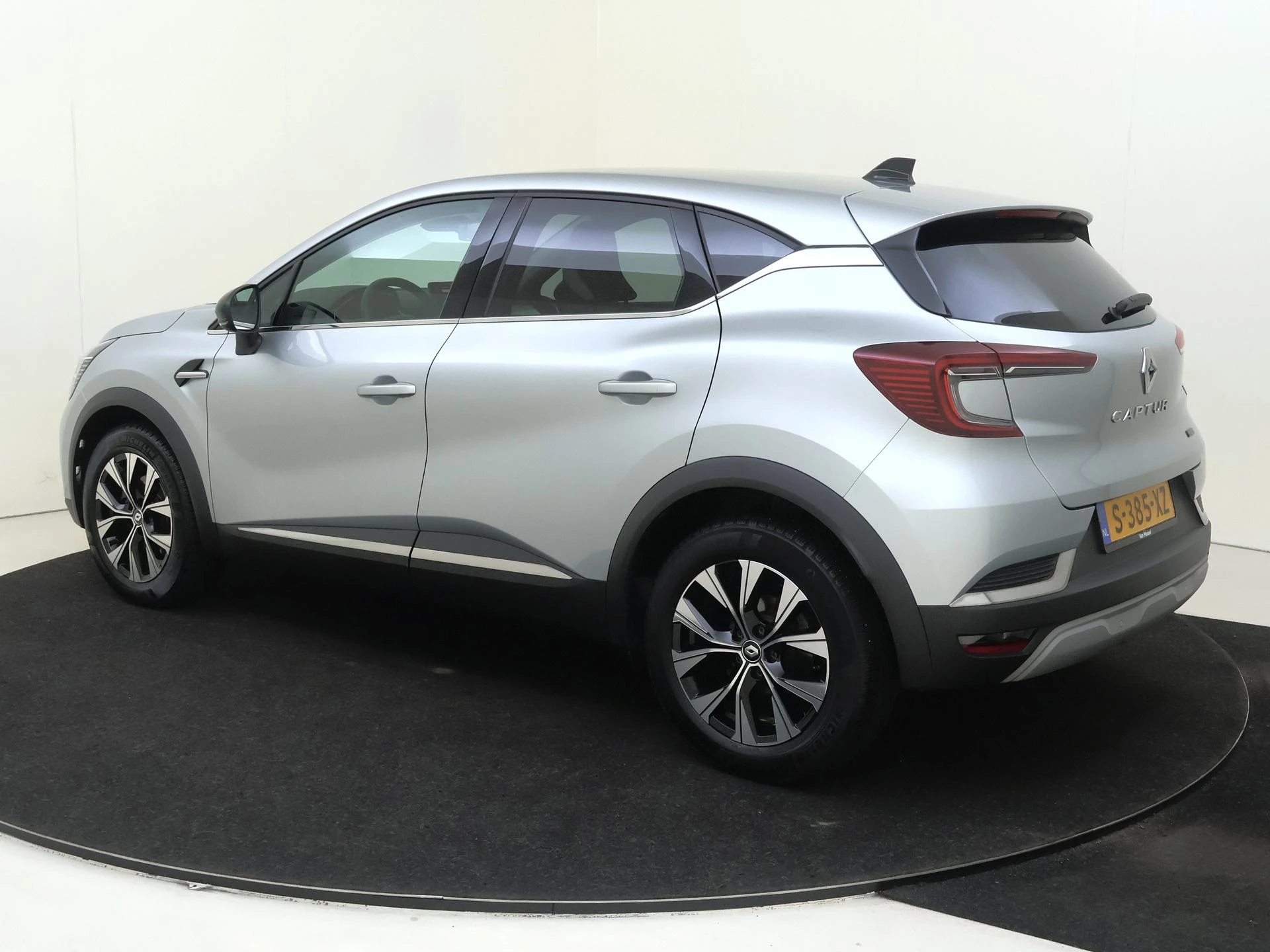 Renault-Captur-image-2