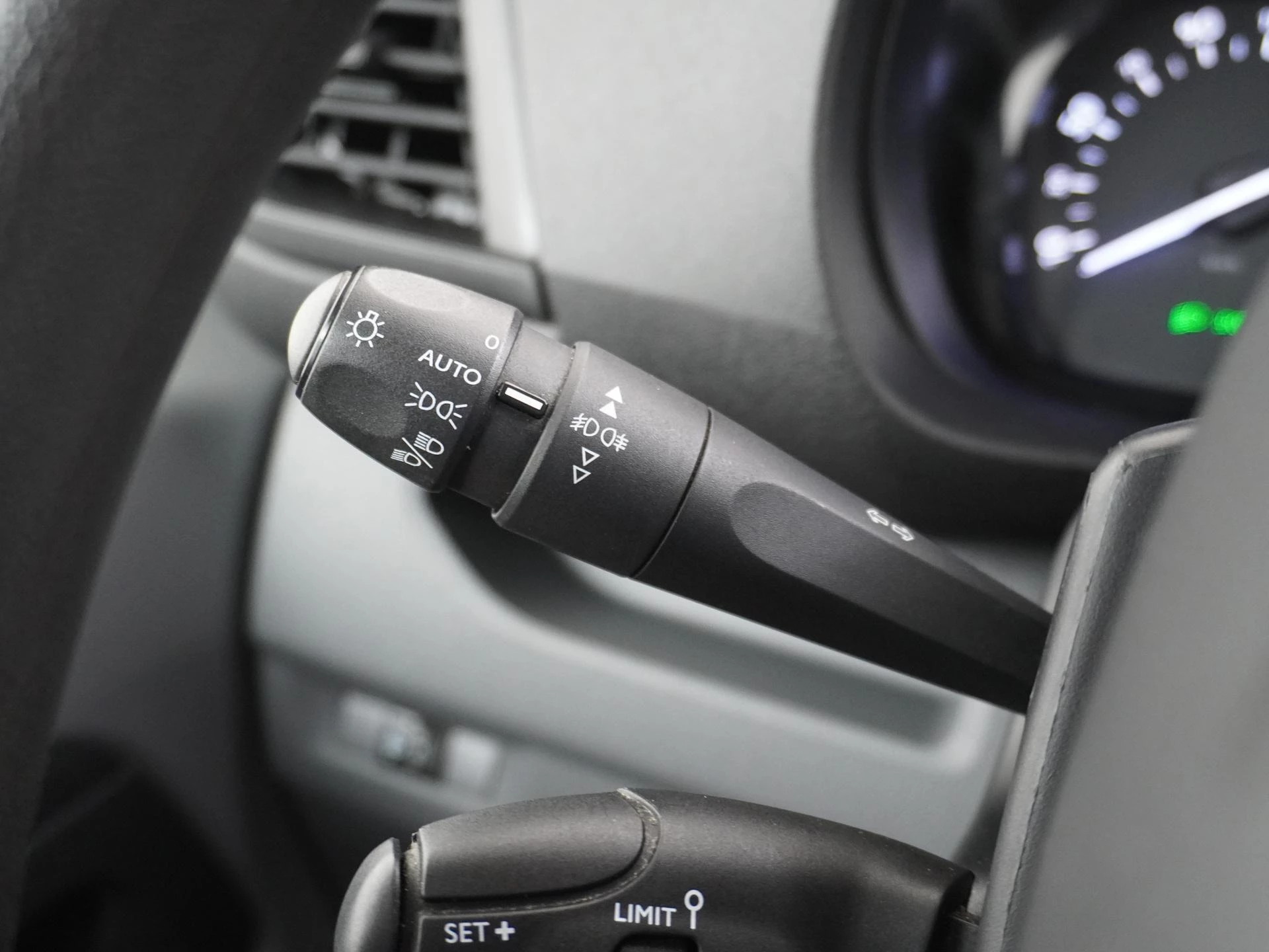 Peugeot-Expert-image-14