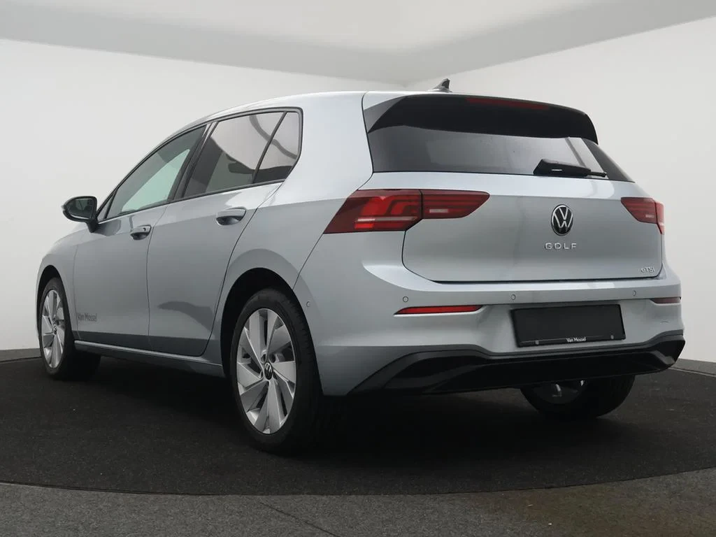 Volkswagen-Golf-image-6