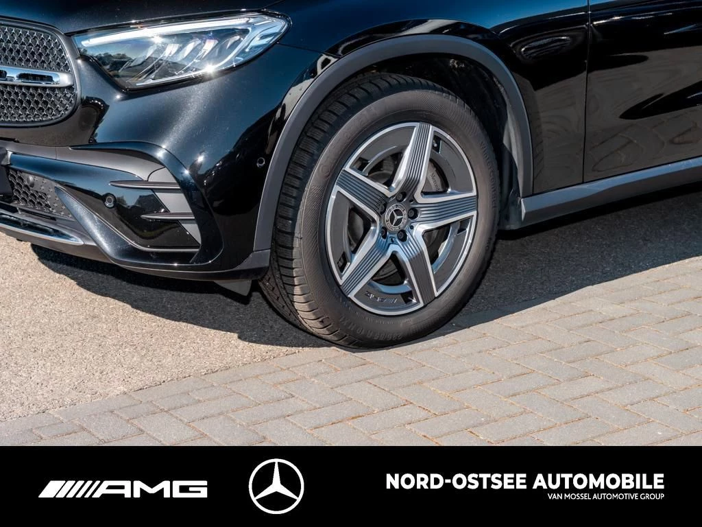 Mercedes-Benz GLC 300 d 4M AMG KEYLESS DISTRONIC NAVI P-KAMERA AMG LineX254 GLC 300 d 4M AMG KEYLESS DISTRONIC NAVI P-KAMERA AMG Line