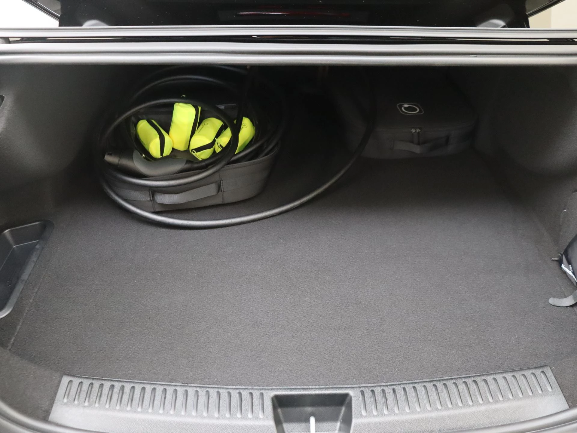 Mercedes-Benz-E-Klasse-image-29