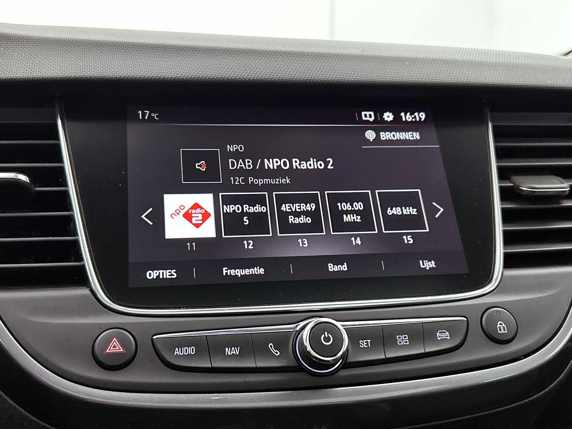 Opel-Crossland X-image-10