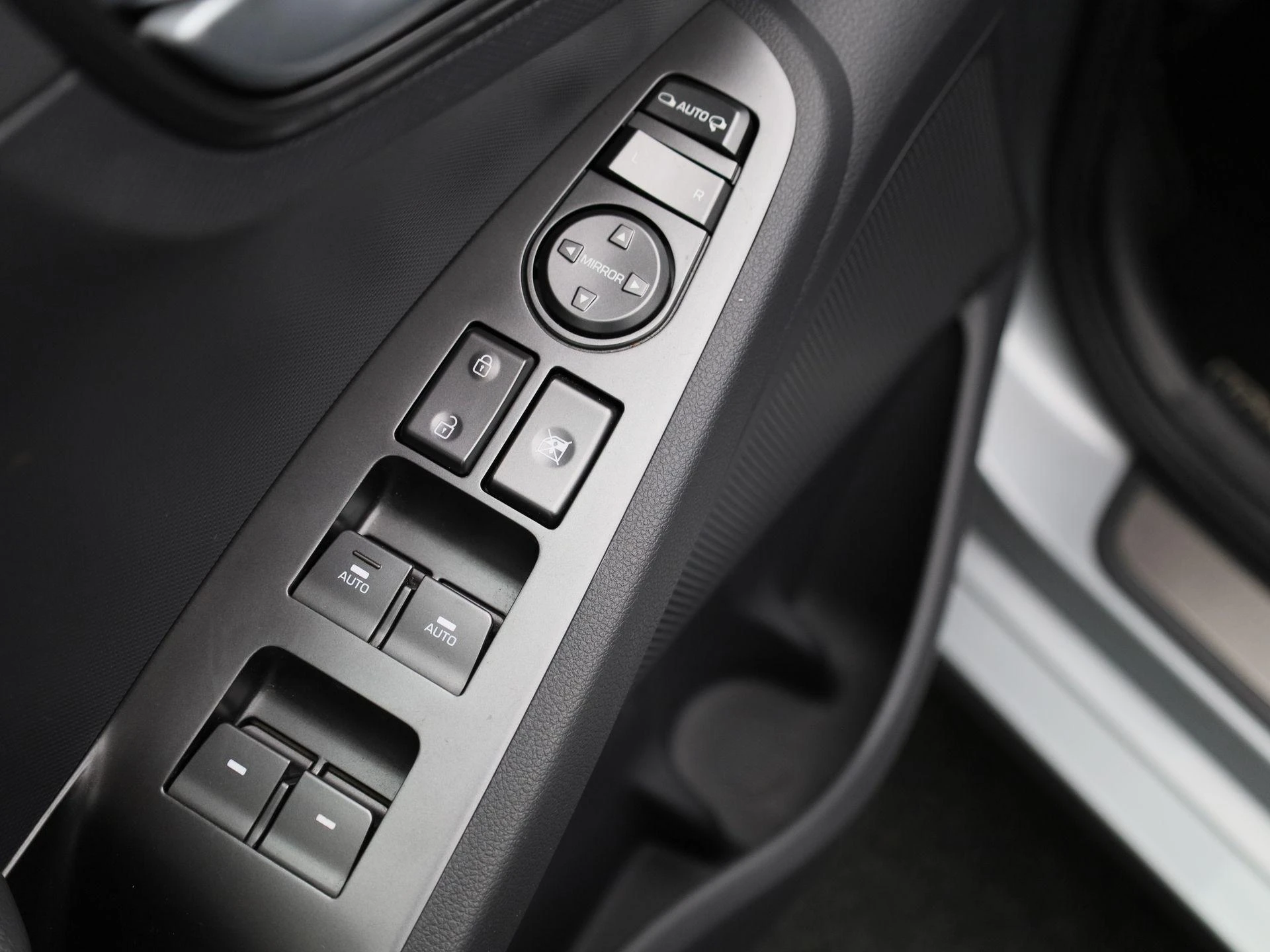 Hyundai-IONIQ-image-31