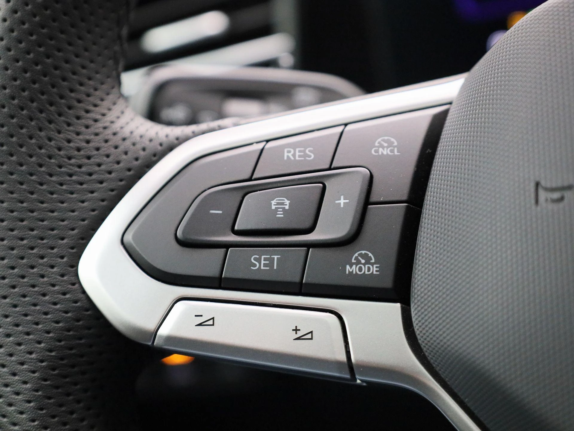 Volkswagen Passat - 21