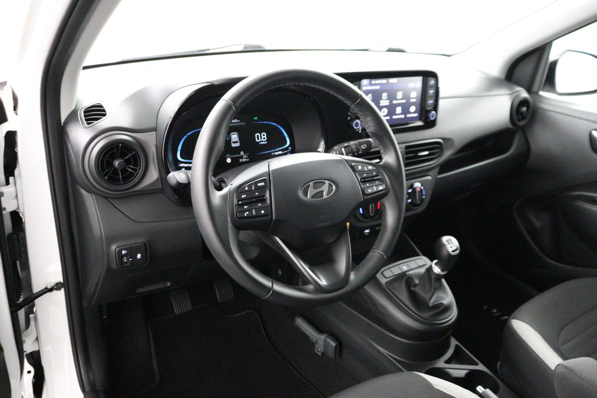 Hyundai-i10-image-50