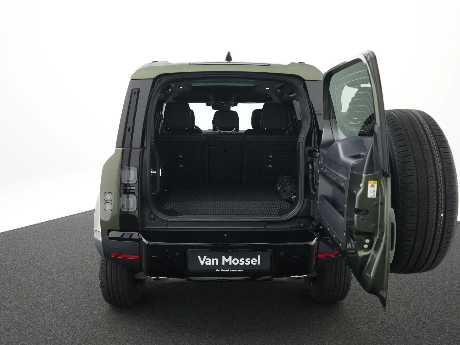 Land Rover-Defender-image-43