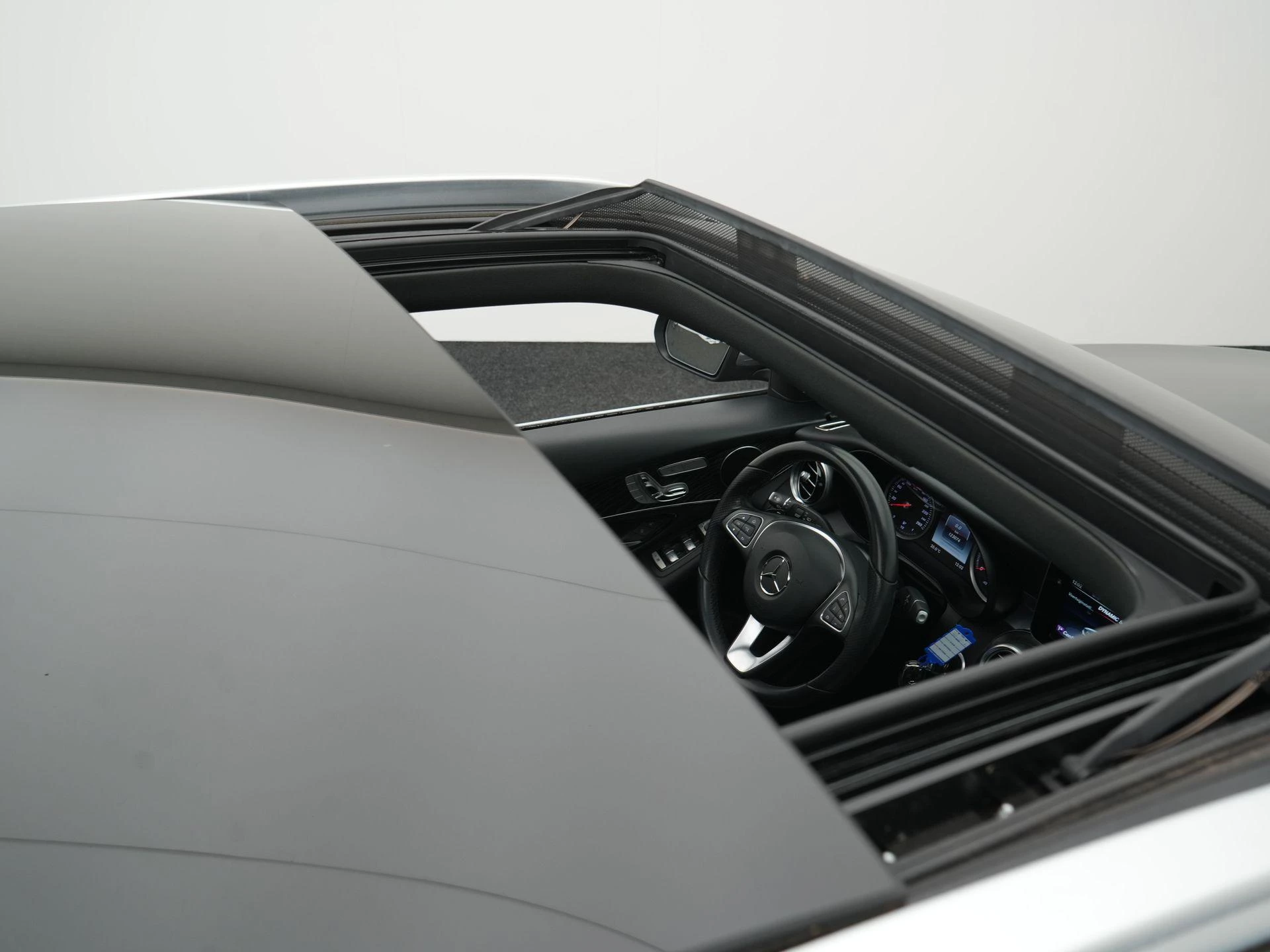 Mercedes-Benz-GLC-image-32