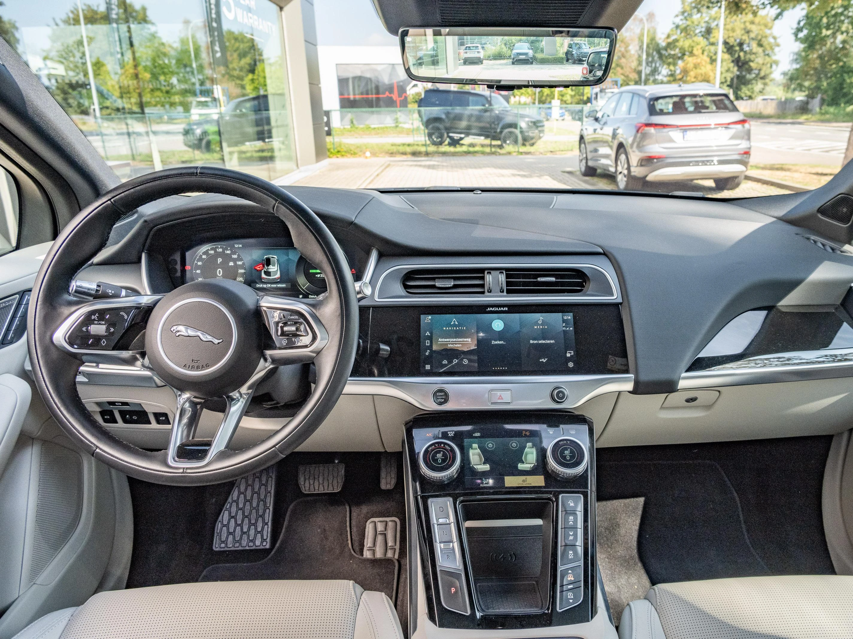 Jaguar-I-PACE-image-8