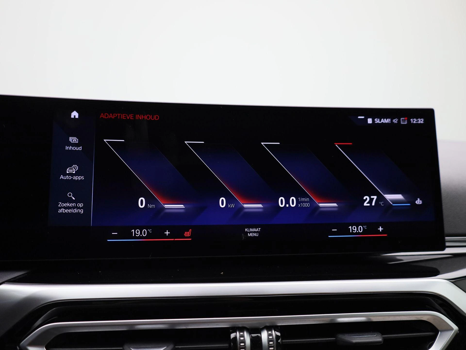 BMW-i4-image-30