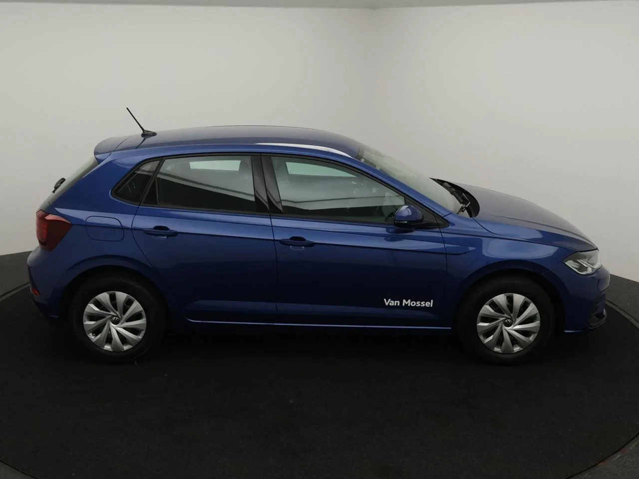 Volkswagen-Polo-image-13