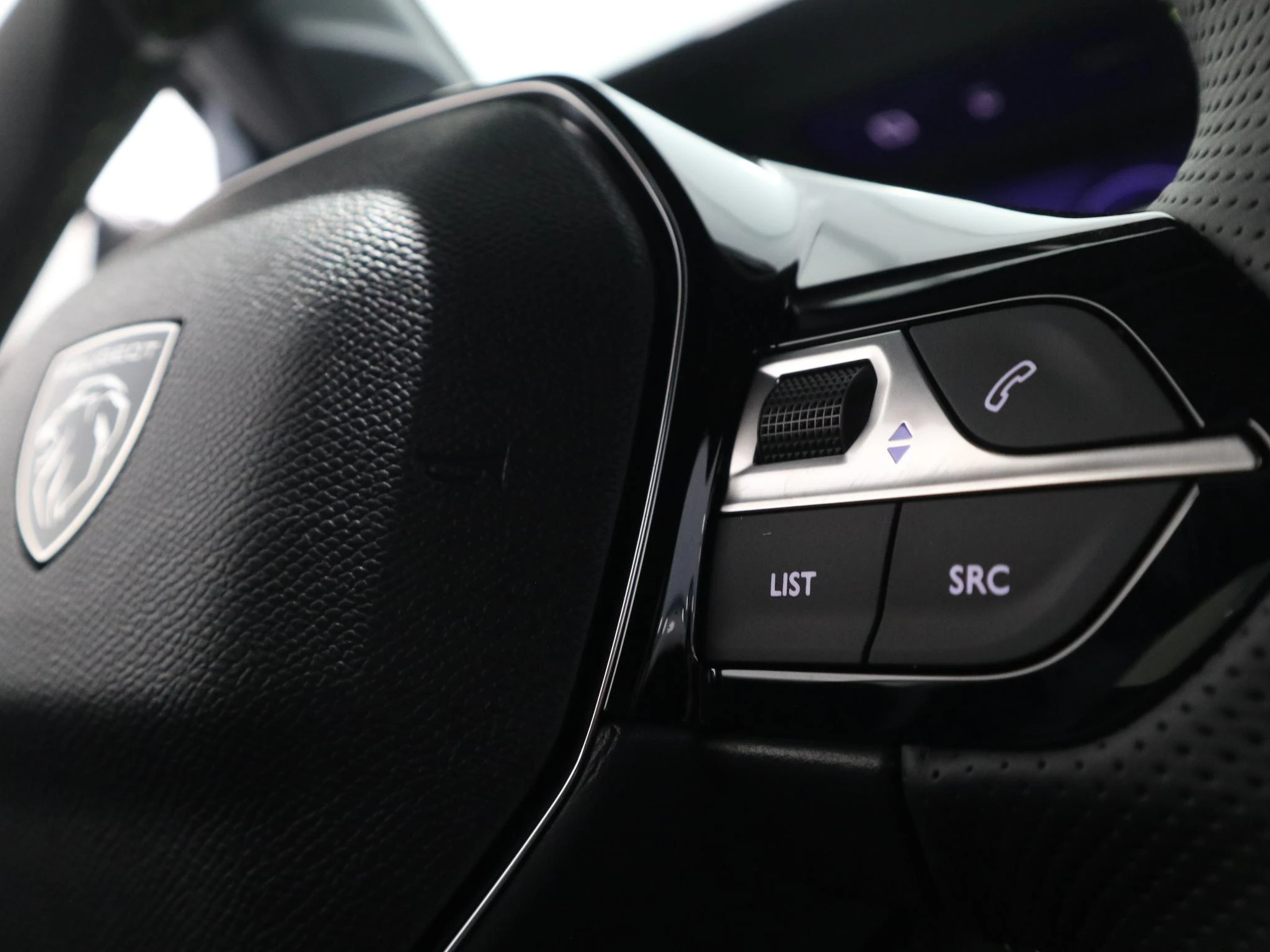 Peugeot-208-image-24