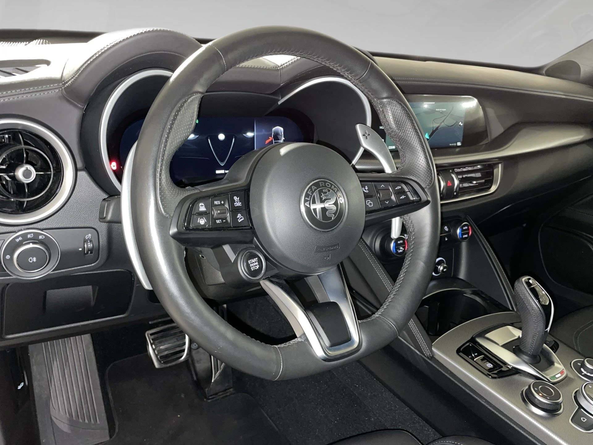 Alfa Romeo-Stelvio-image-7