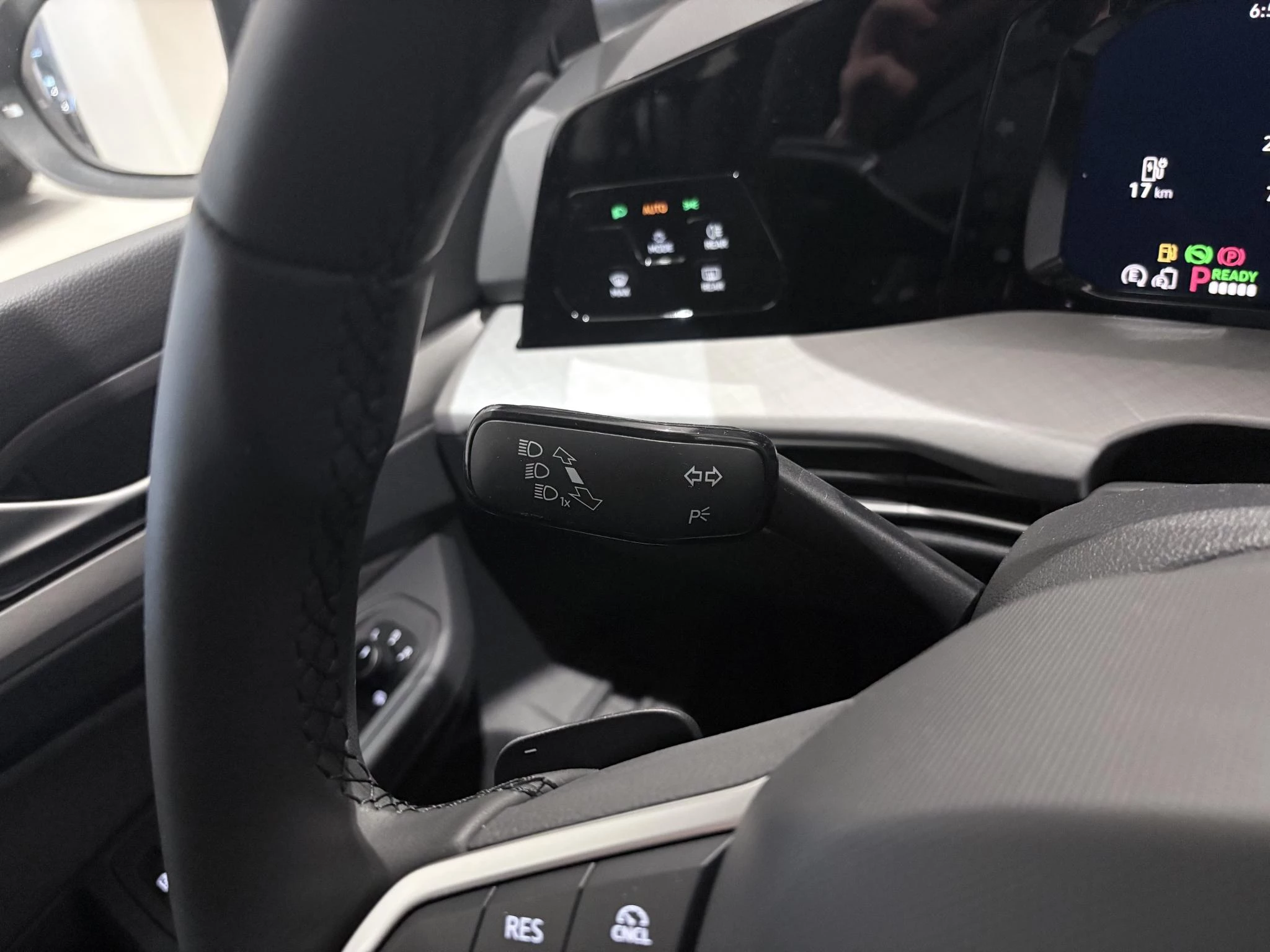 Volkswagen-Golf-image-13