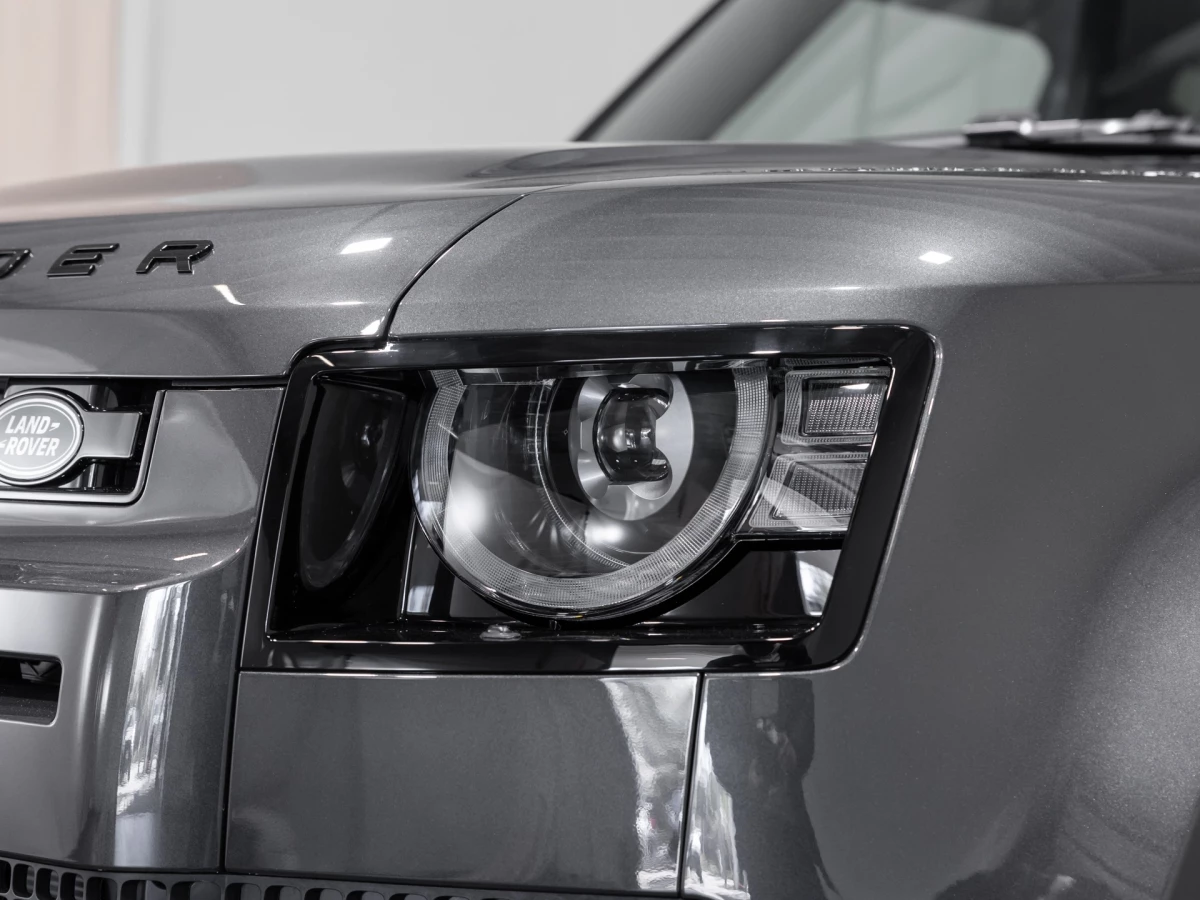 Land Rover-Defender-image-9