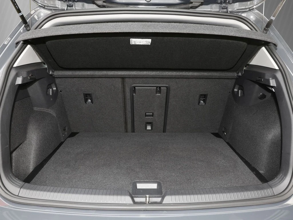 Volkswagen-Golf-image-5