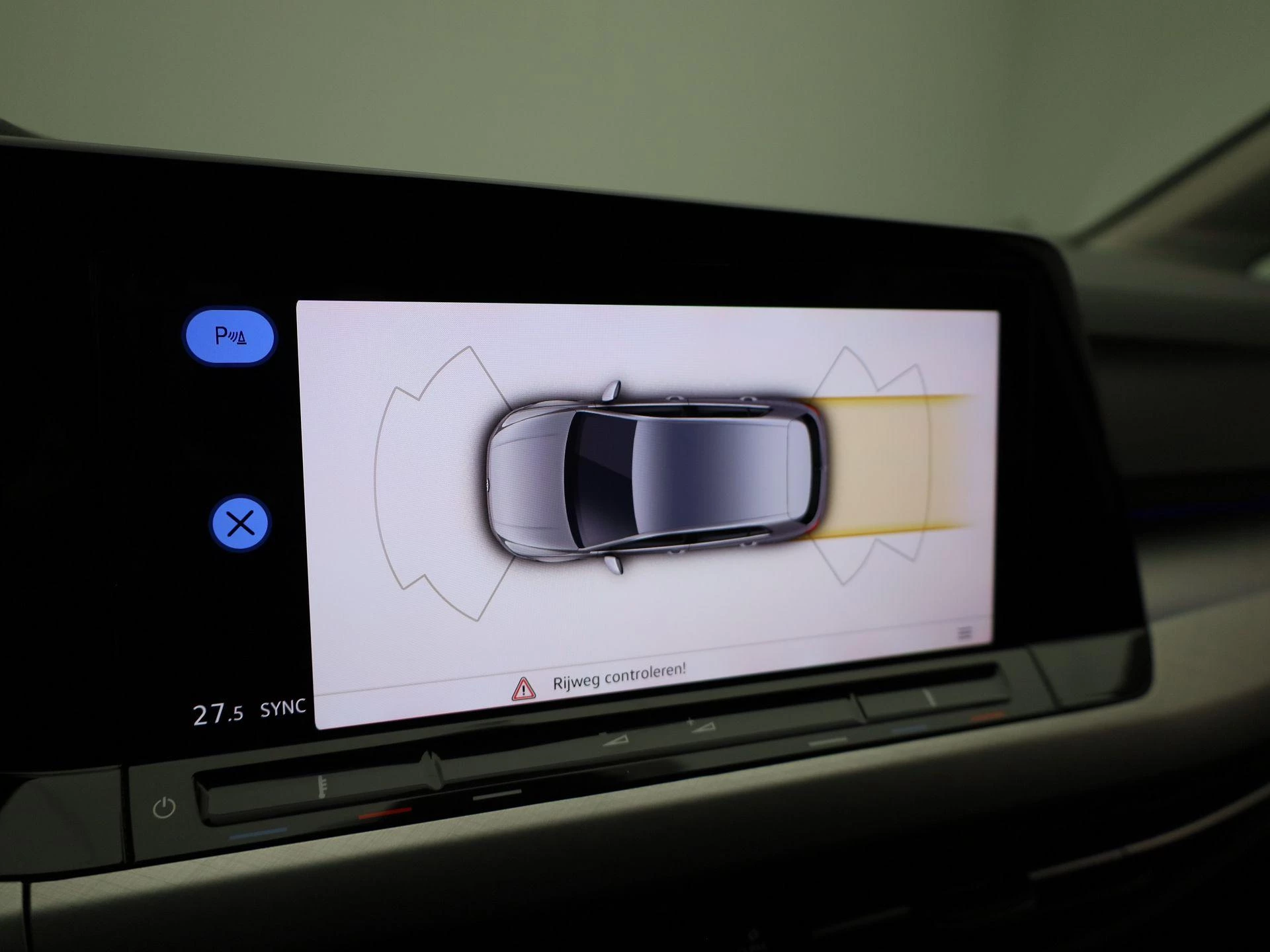 Volkswagen-Golf-image-26