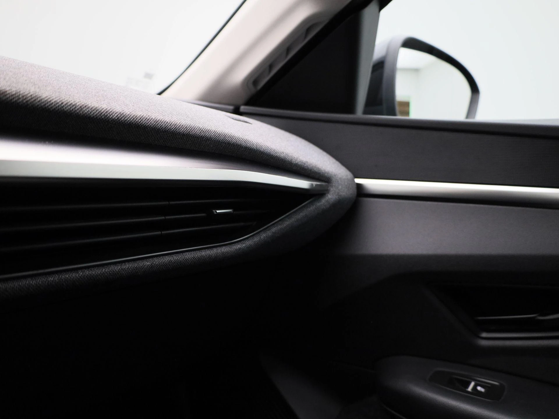 Renault-Megane E-Tech-image-26