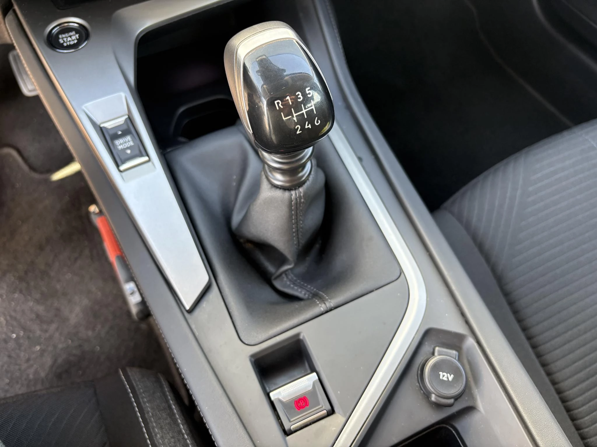Peugeot-308-image-18