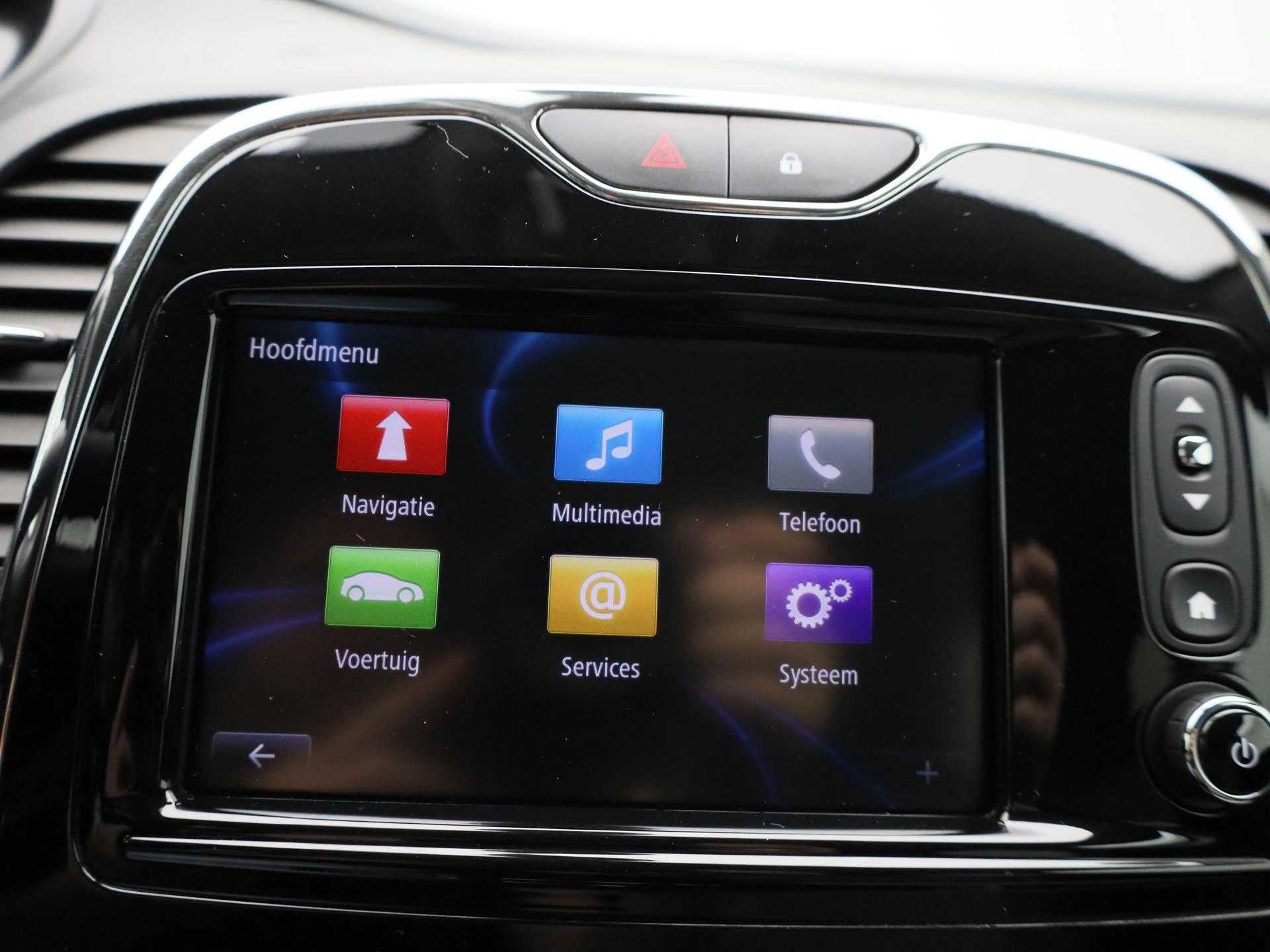Renault-Captur-image-16