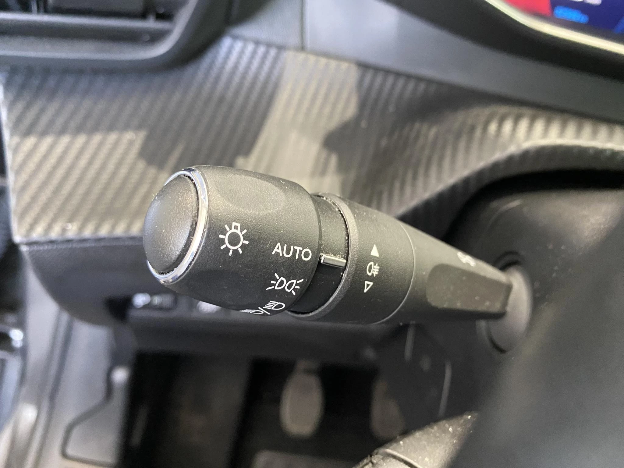 Peugeot-208-image-25