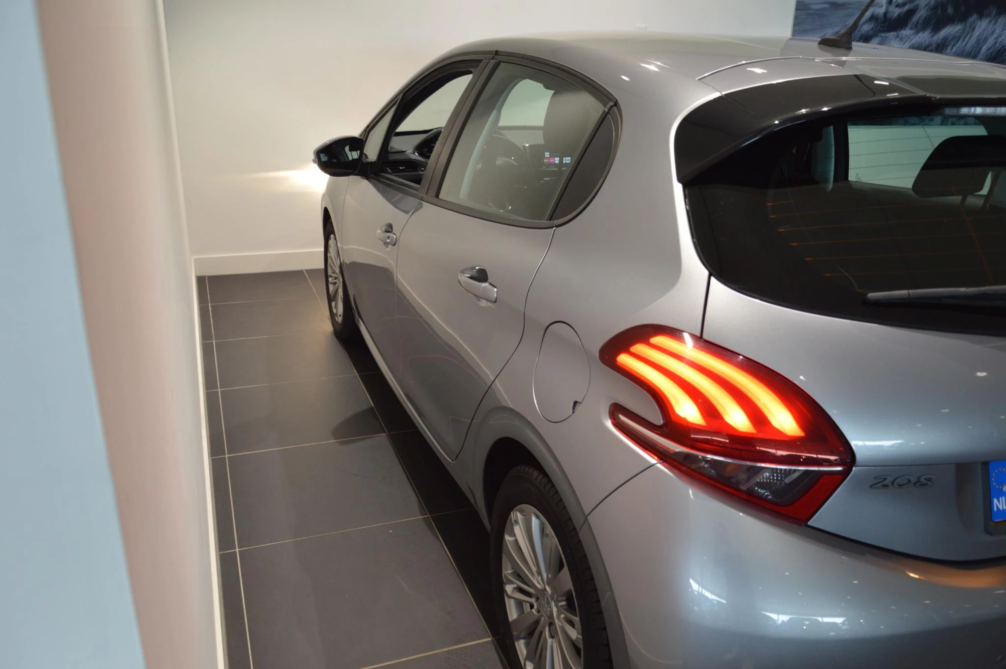 Peugeot 208 Signature