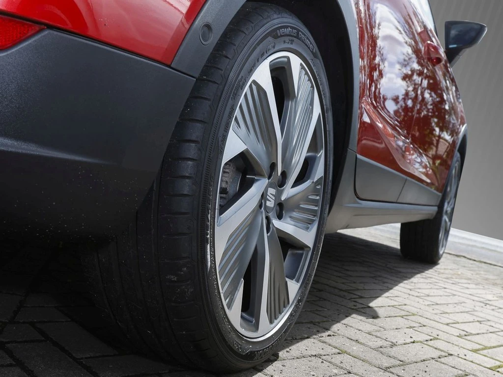 SEAT-Arona-image-4