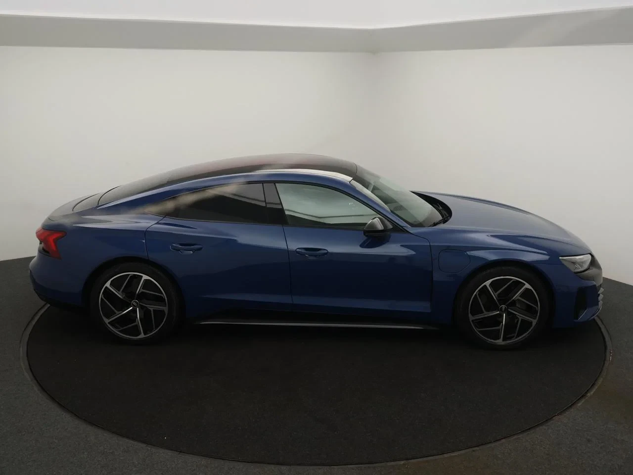 Audi e-tron GT Audi e-tron GT QUATTRO 476PK *AUTOMAAT*LEDER*PANODAK*SPORTZETESL*B&O*CAMERA*ACC*NAVI*APP-CONNECT*...*