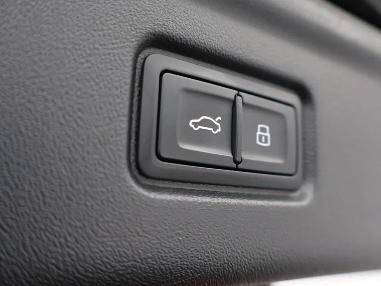 Audi-A6 Avant e-tron-image-4