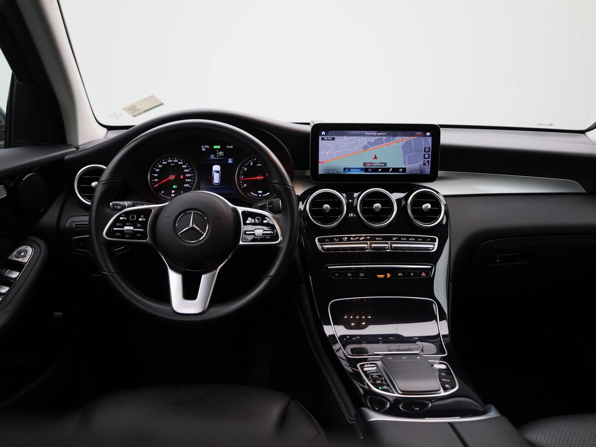 Mercedes-Benz-GLC-image-7