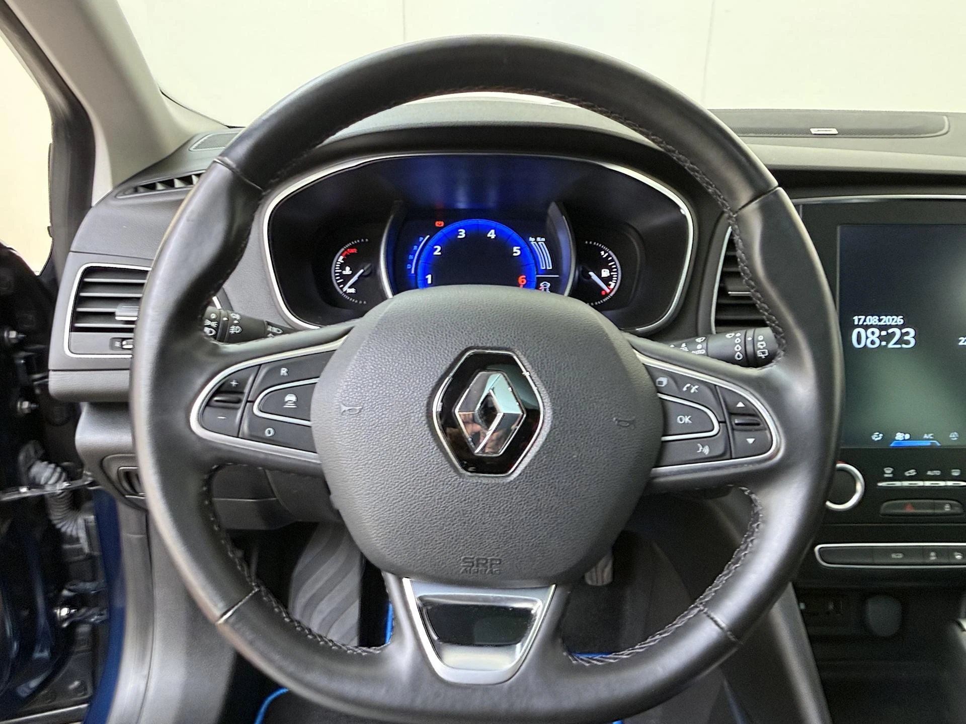 Renault-Mégane Estate-image-9