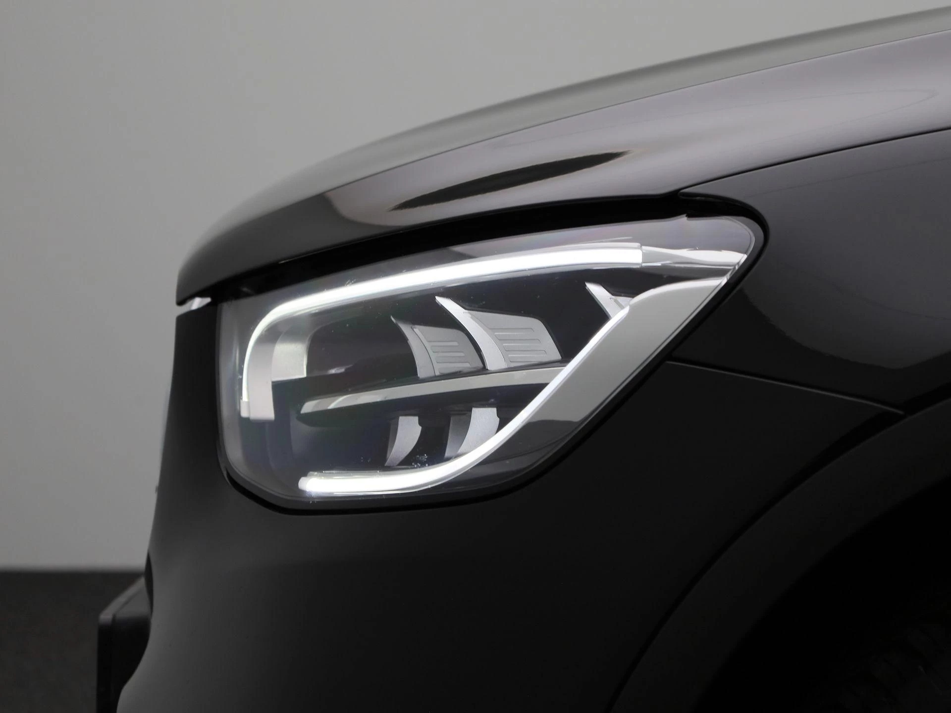 Mercedes-Benz-GLC-image-14