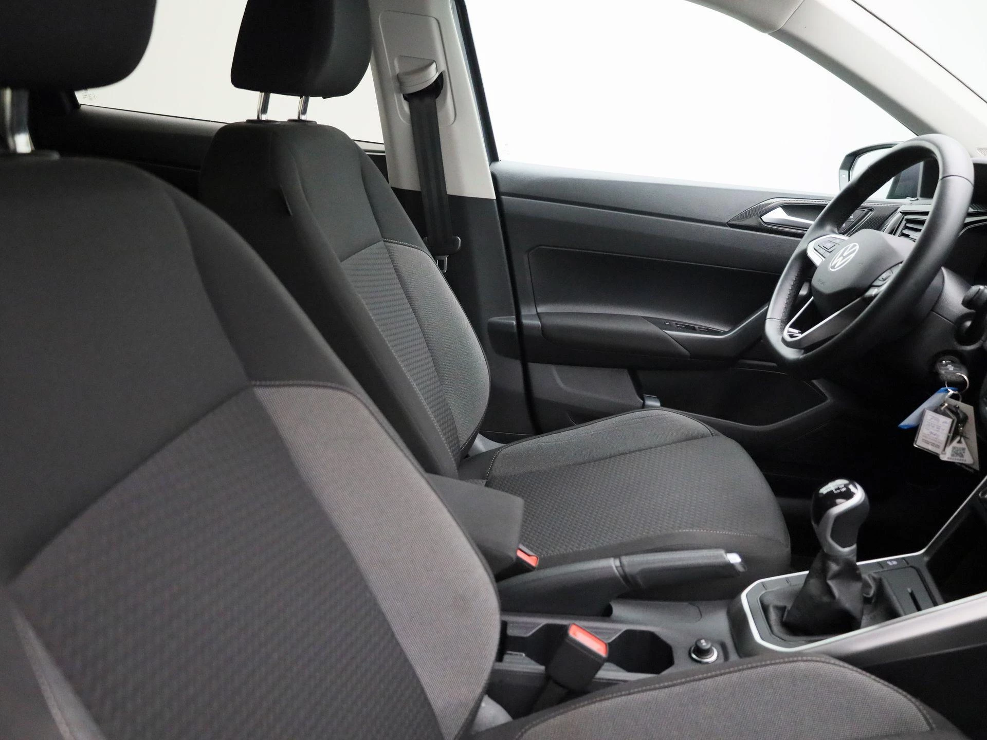 Volkswagen-Polo-image-26