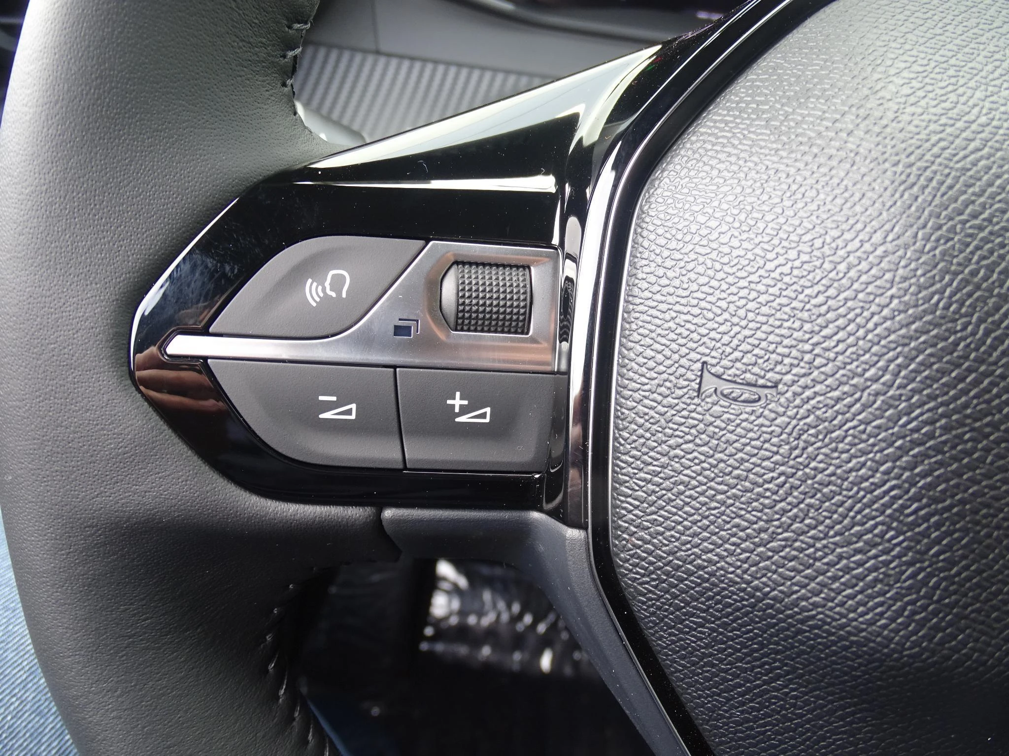 Peugeot-2008-image-16