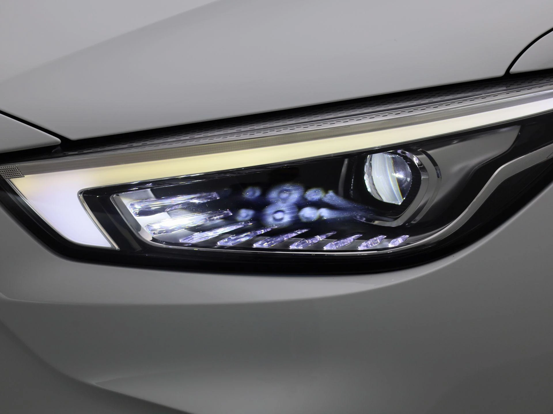 MG-ZS EV-image-13