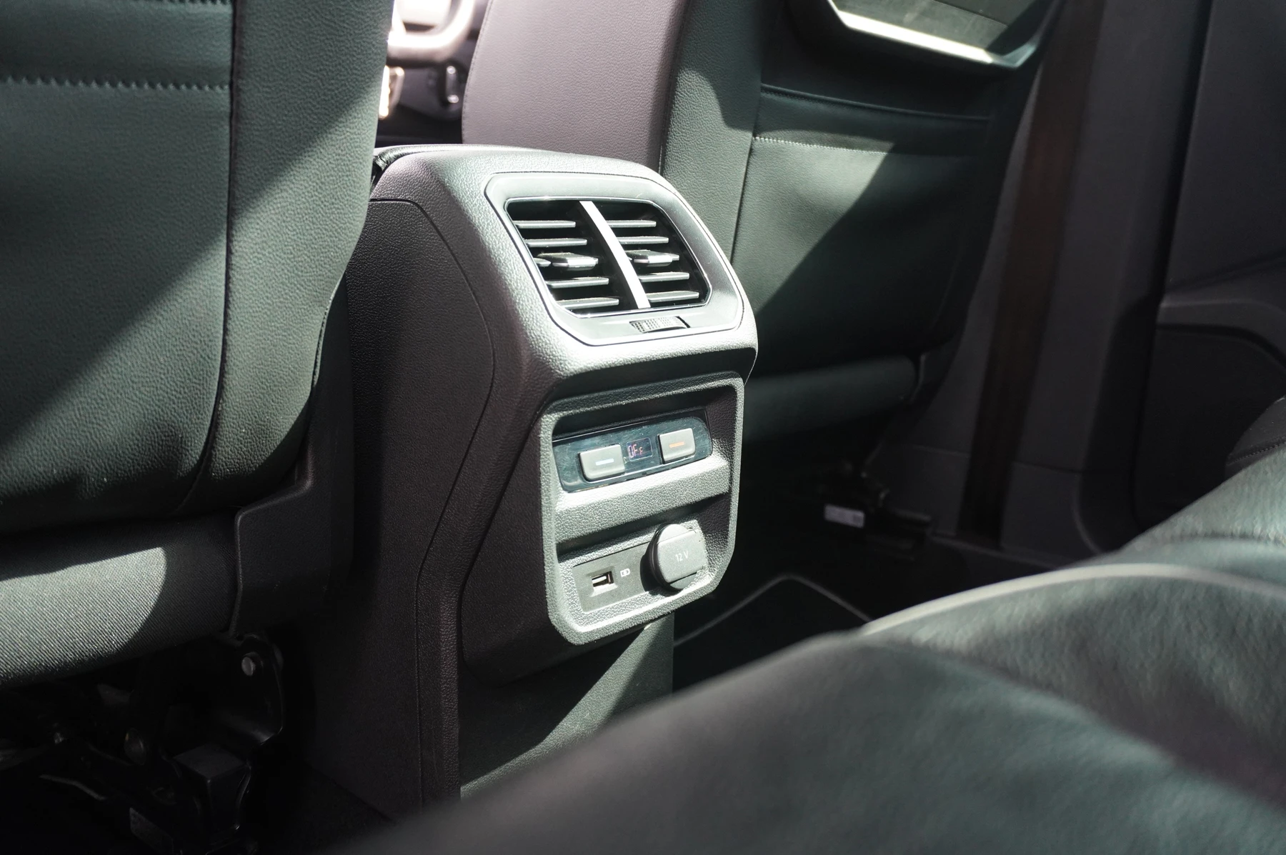 Volkswagen-Tiguan-image-10