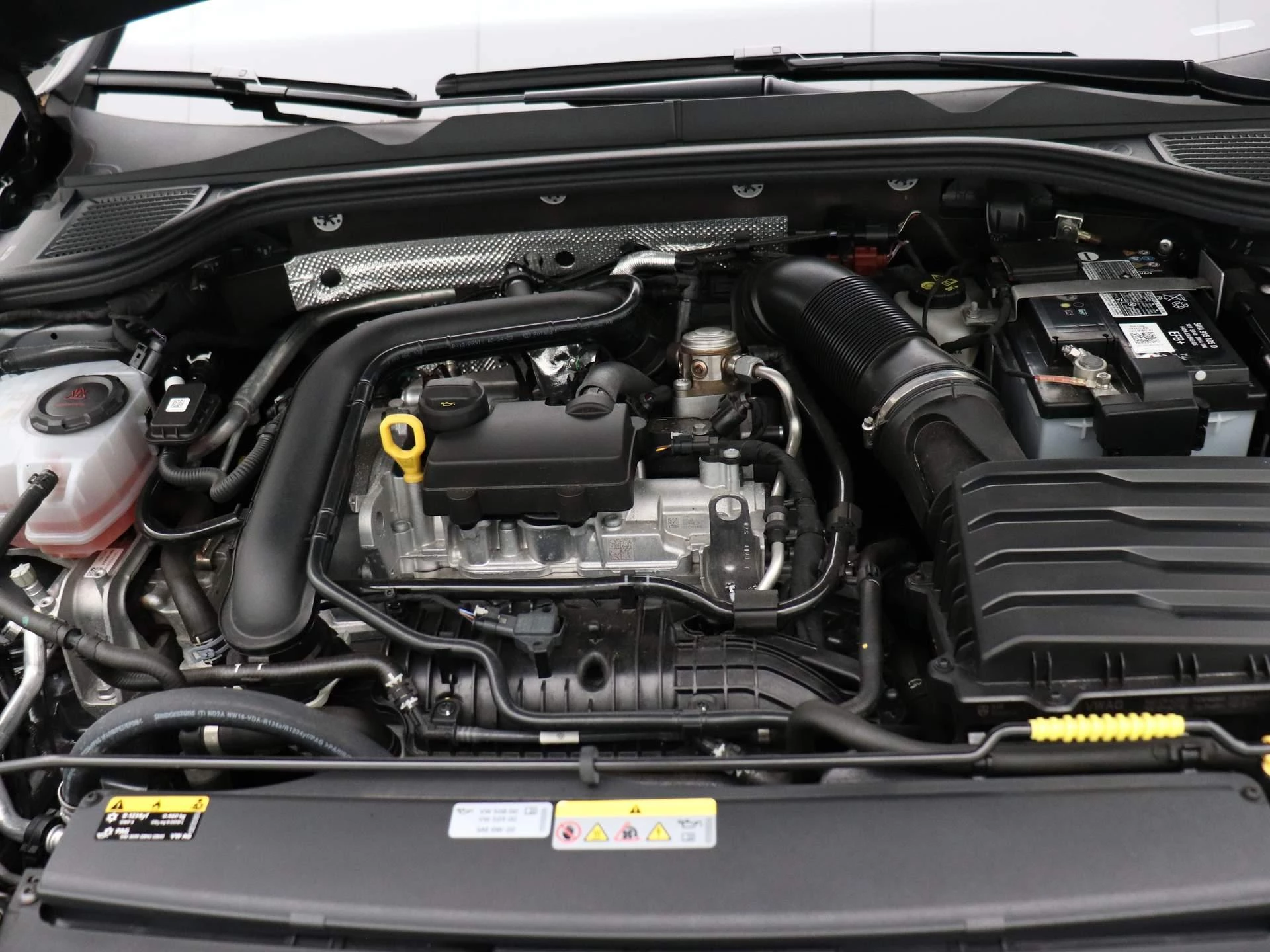 Volkswagen-Golf-image-37