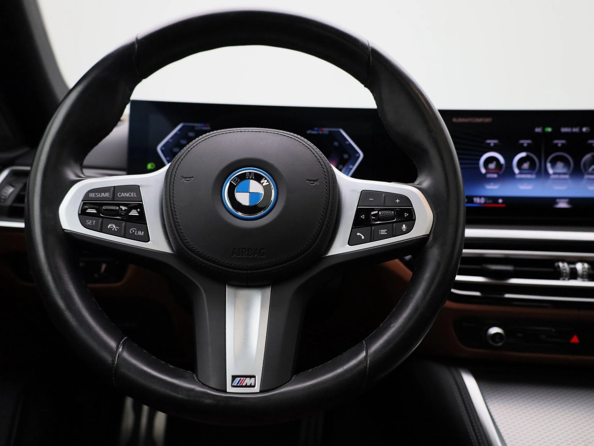 BMW-i4-image-6