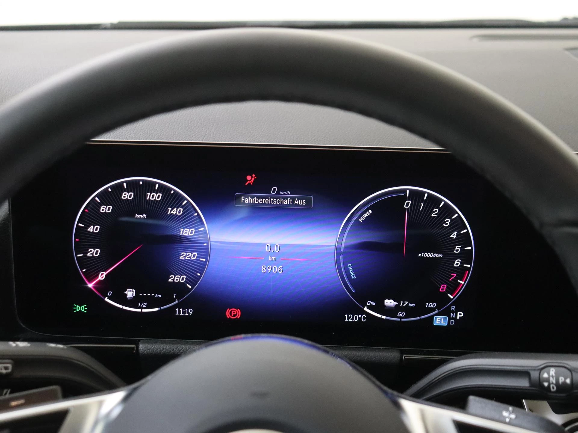 Mercedes-Benz-GLA-image-14