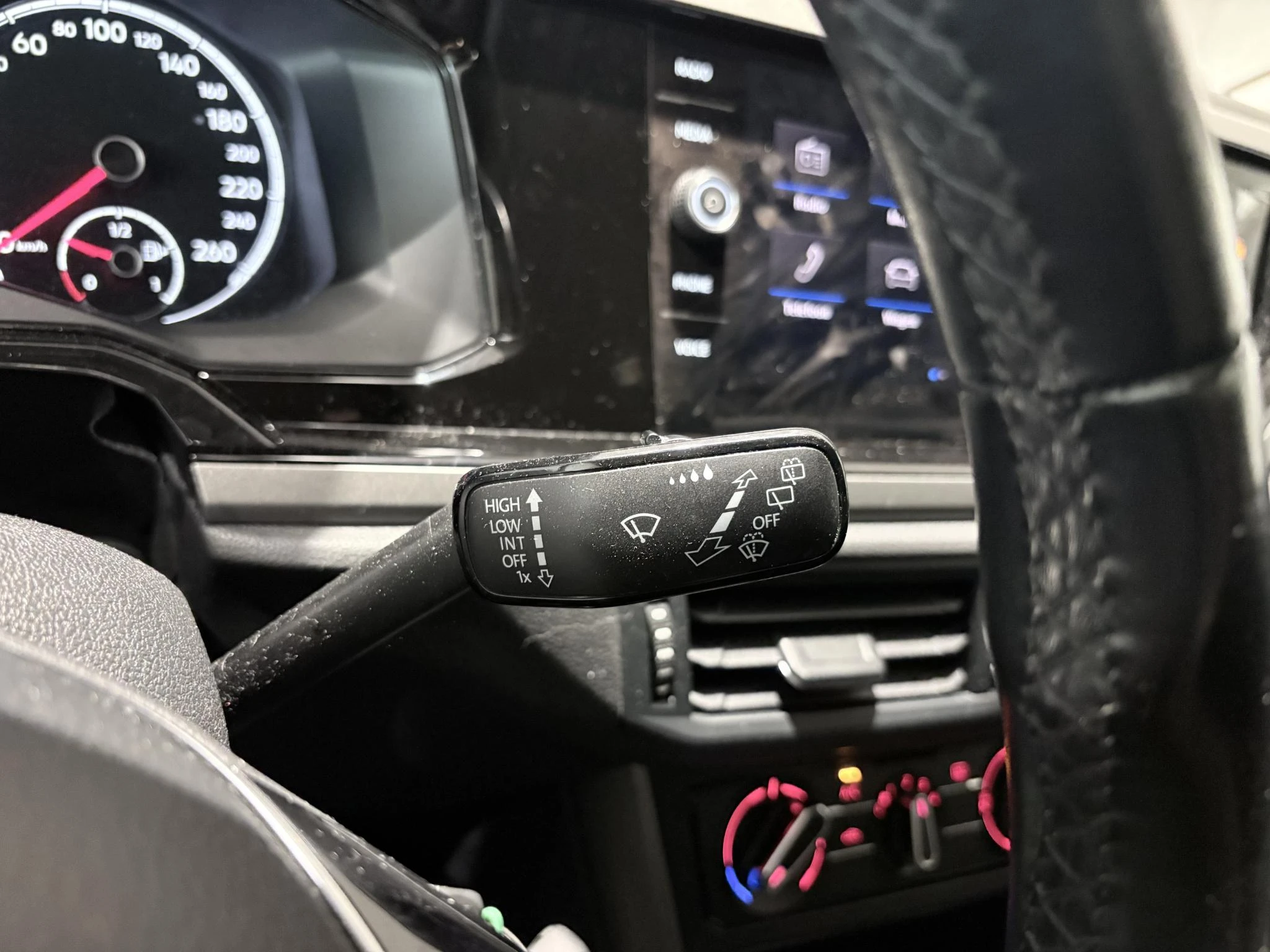 Volkswagen-Polo-image-15