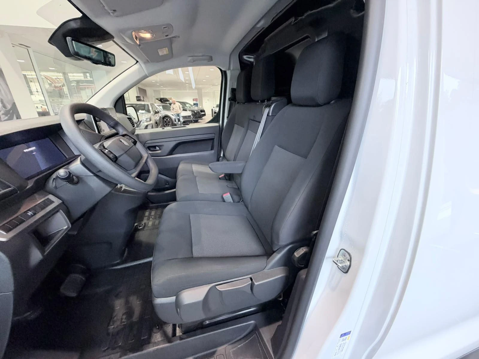Peugeot-Expert-image-14