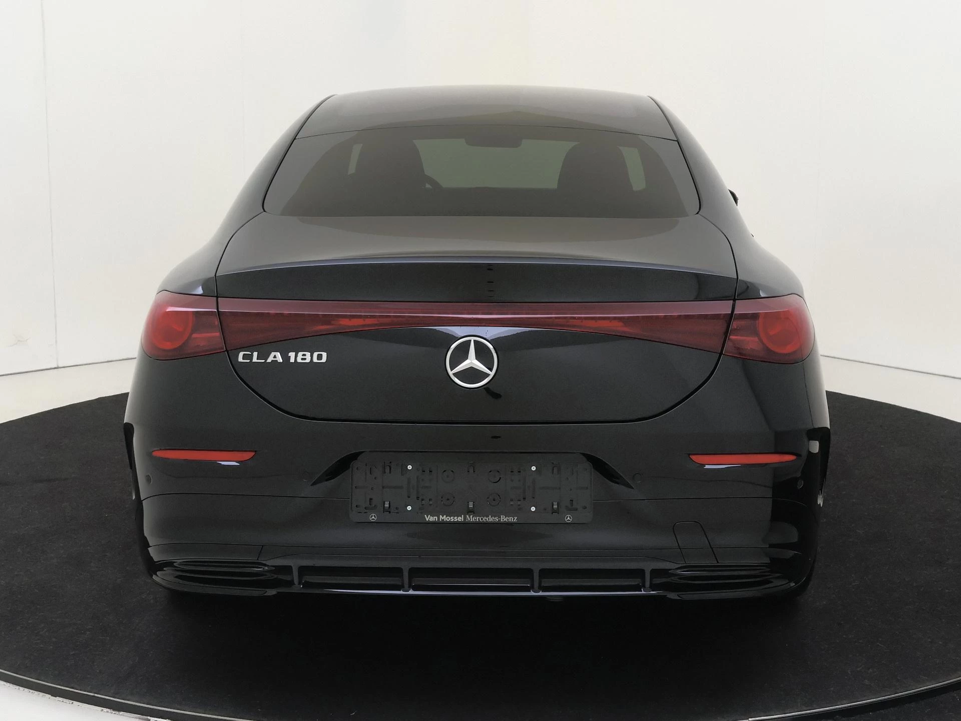 Mercedes-Benz-CLA-image-6