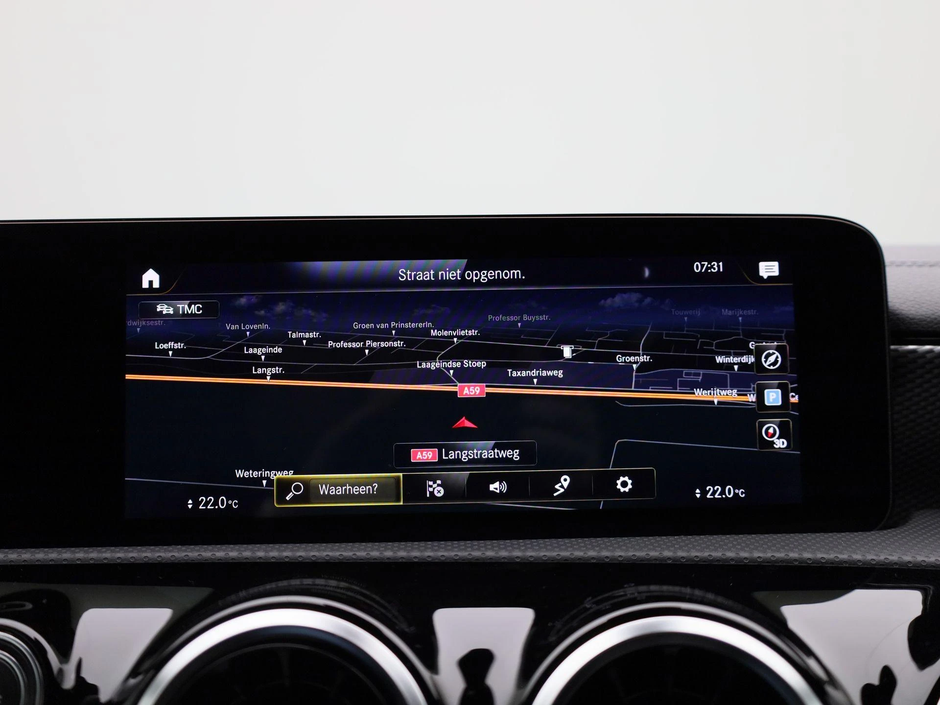 Mercedes-Benz-CLA-image-15