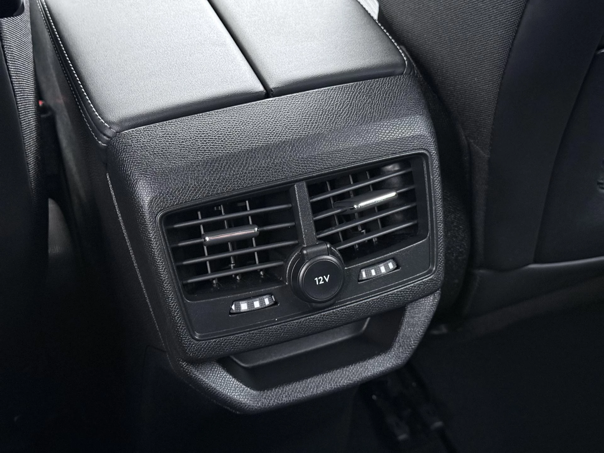 Peugeot 3008 1.6 HYbrid 225 Blue Lease Allure