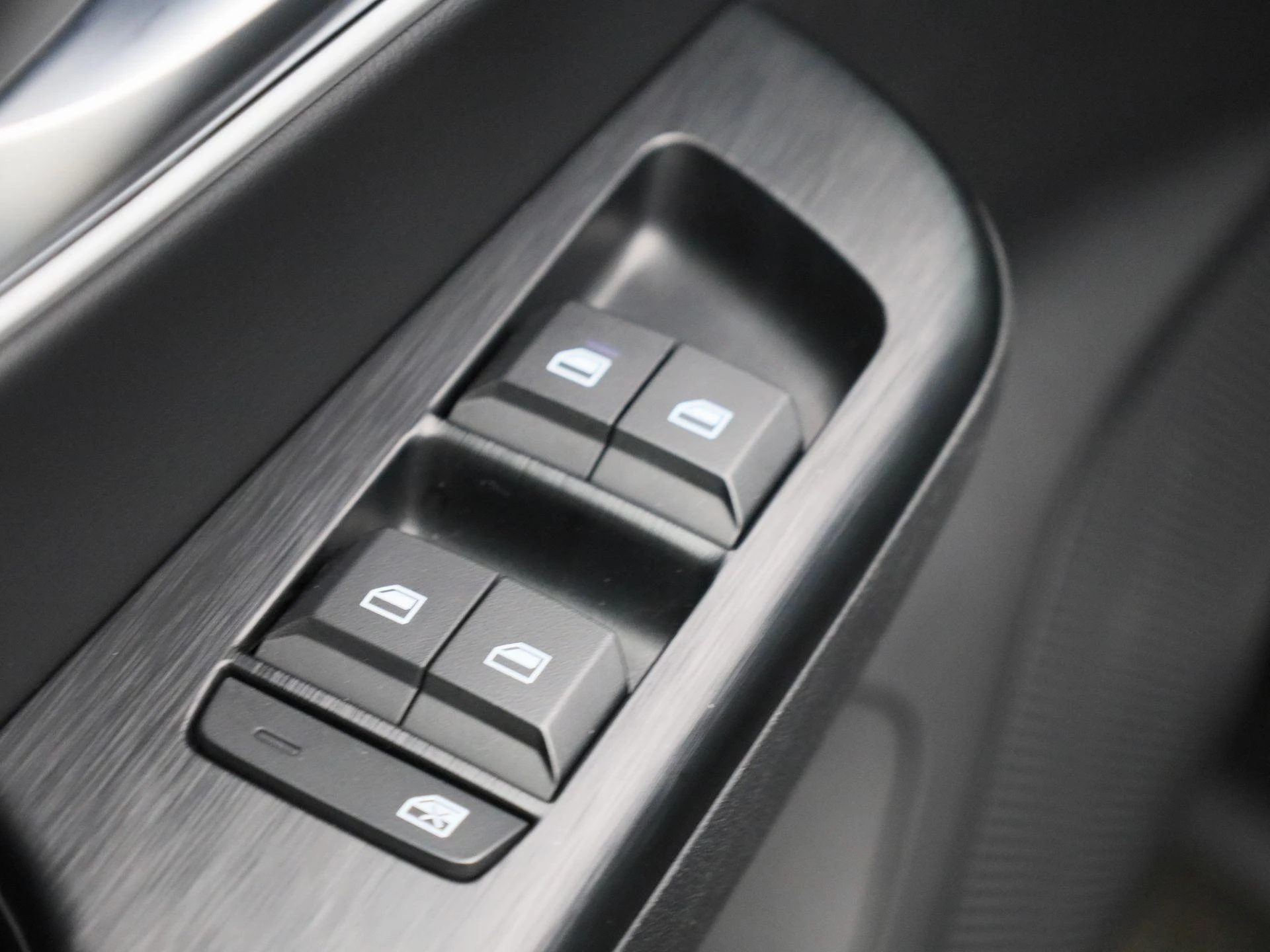MG-ZS-image-28