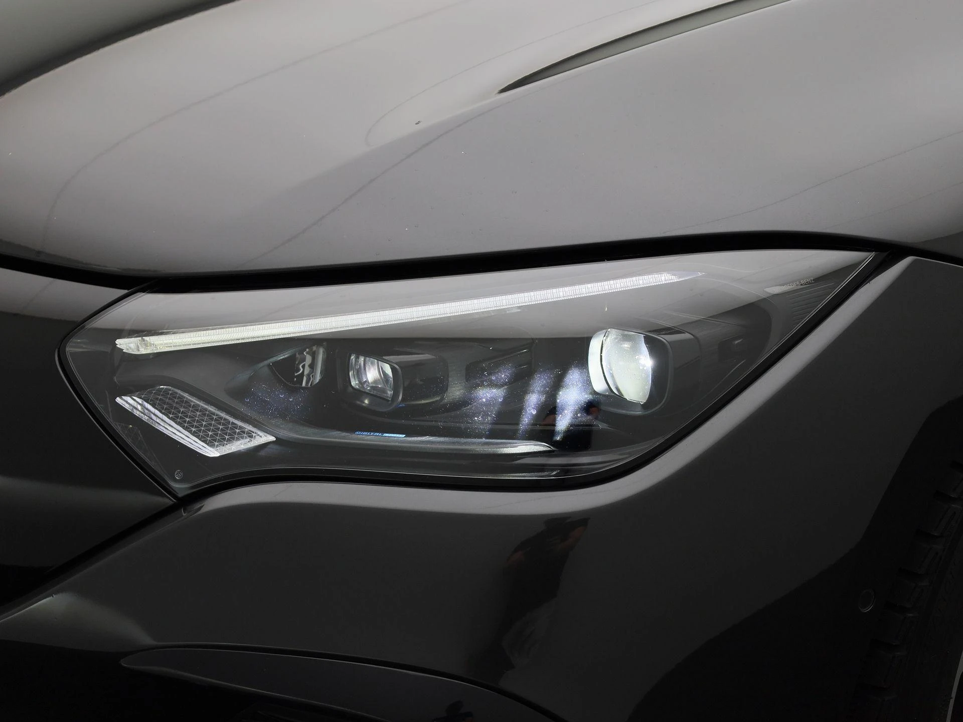 Mercedes-Benz-EQE-image-19