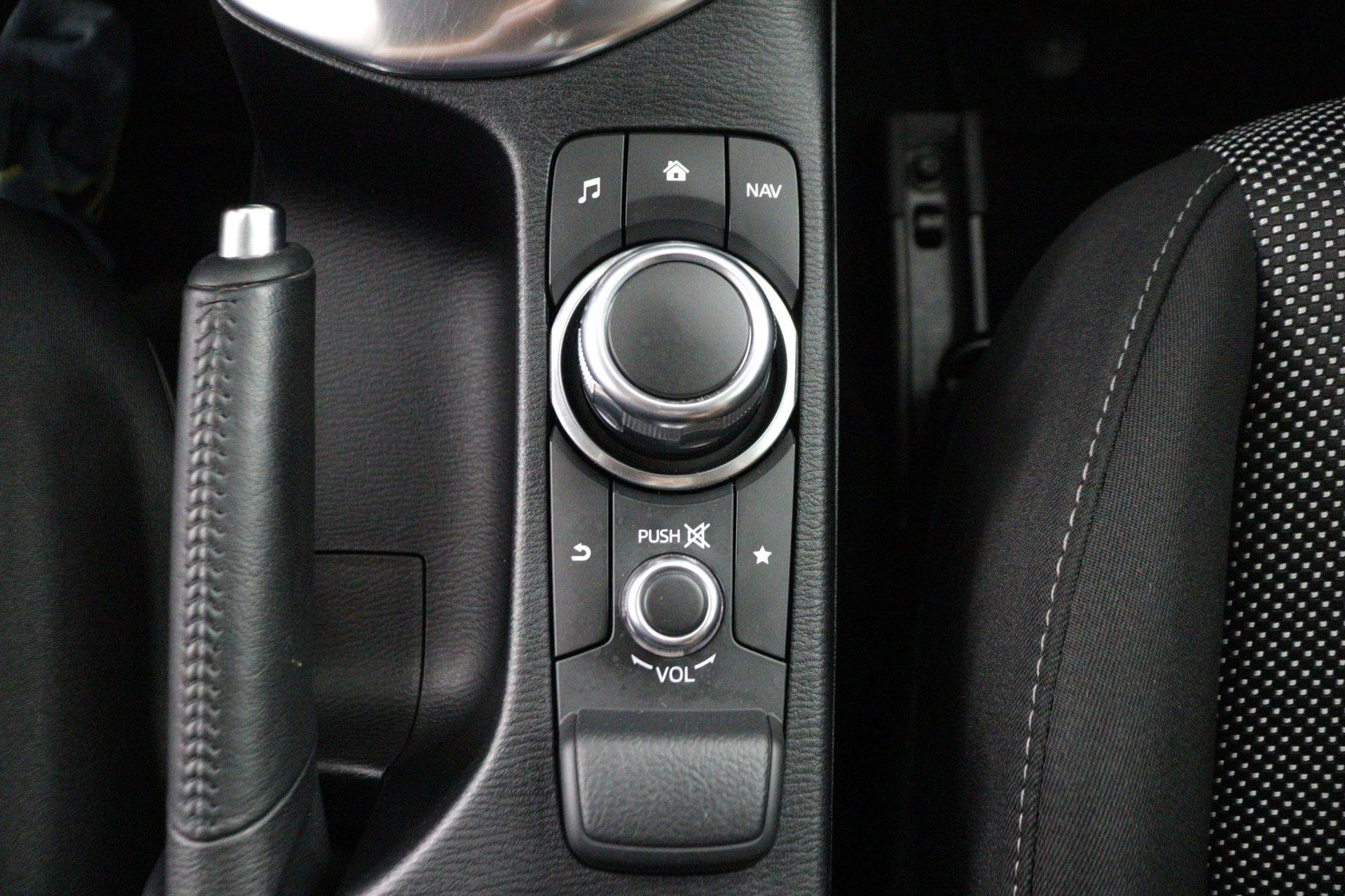 Mazda-2-image-49