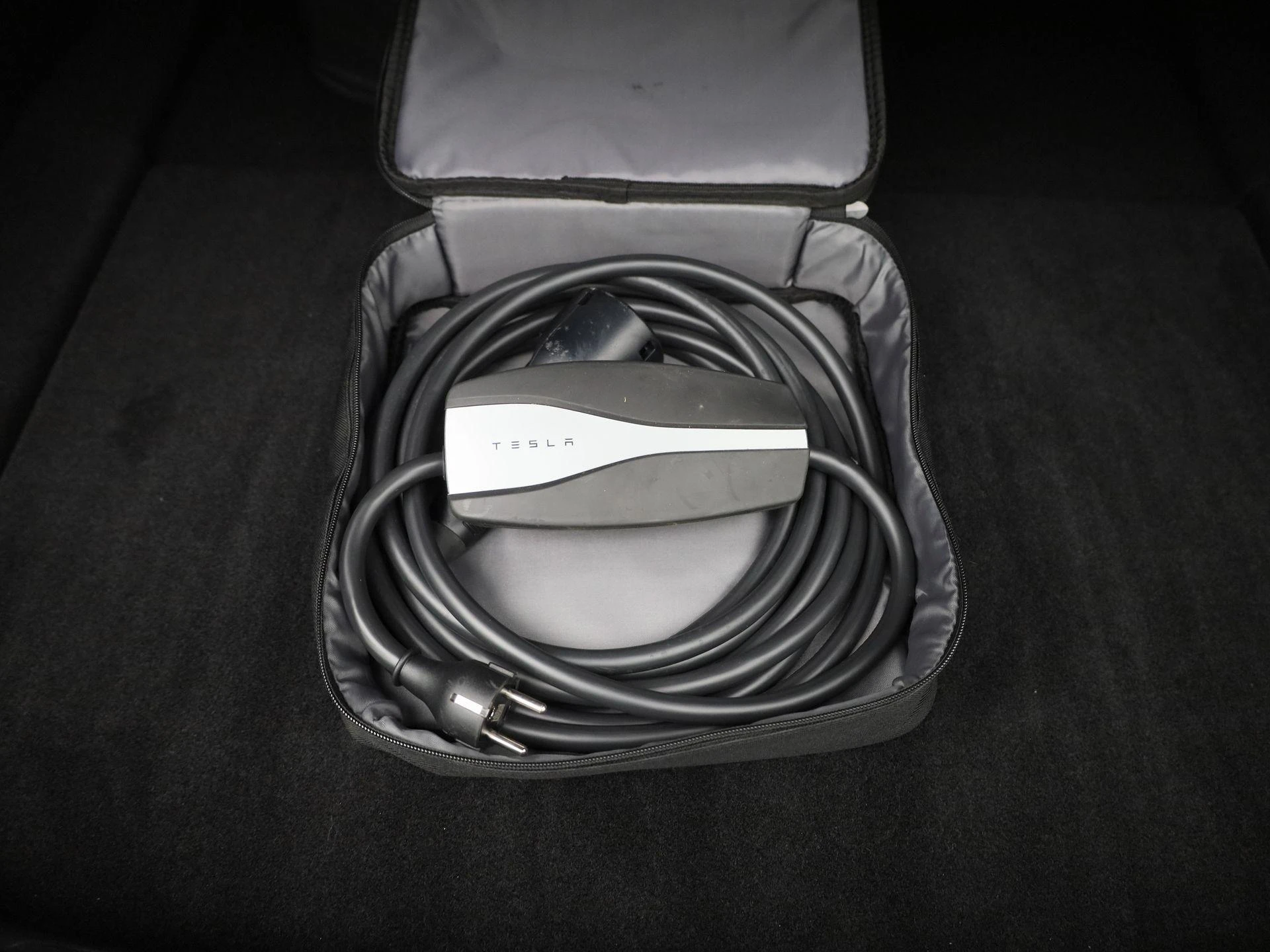Tesla-Model 3-image-15
