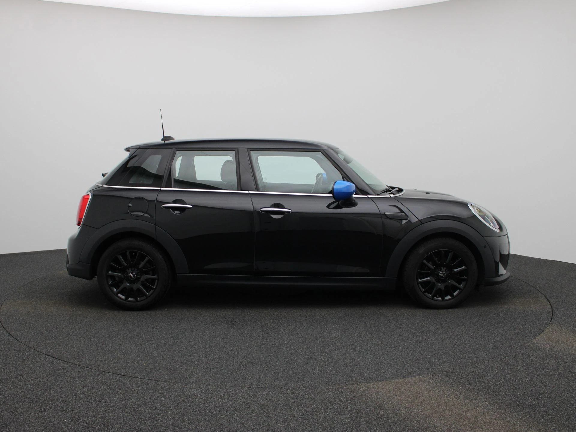 MINI-One-image-5