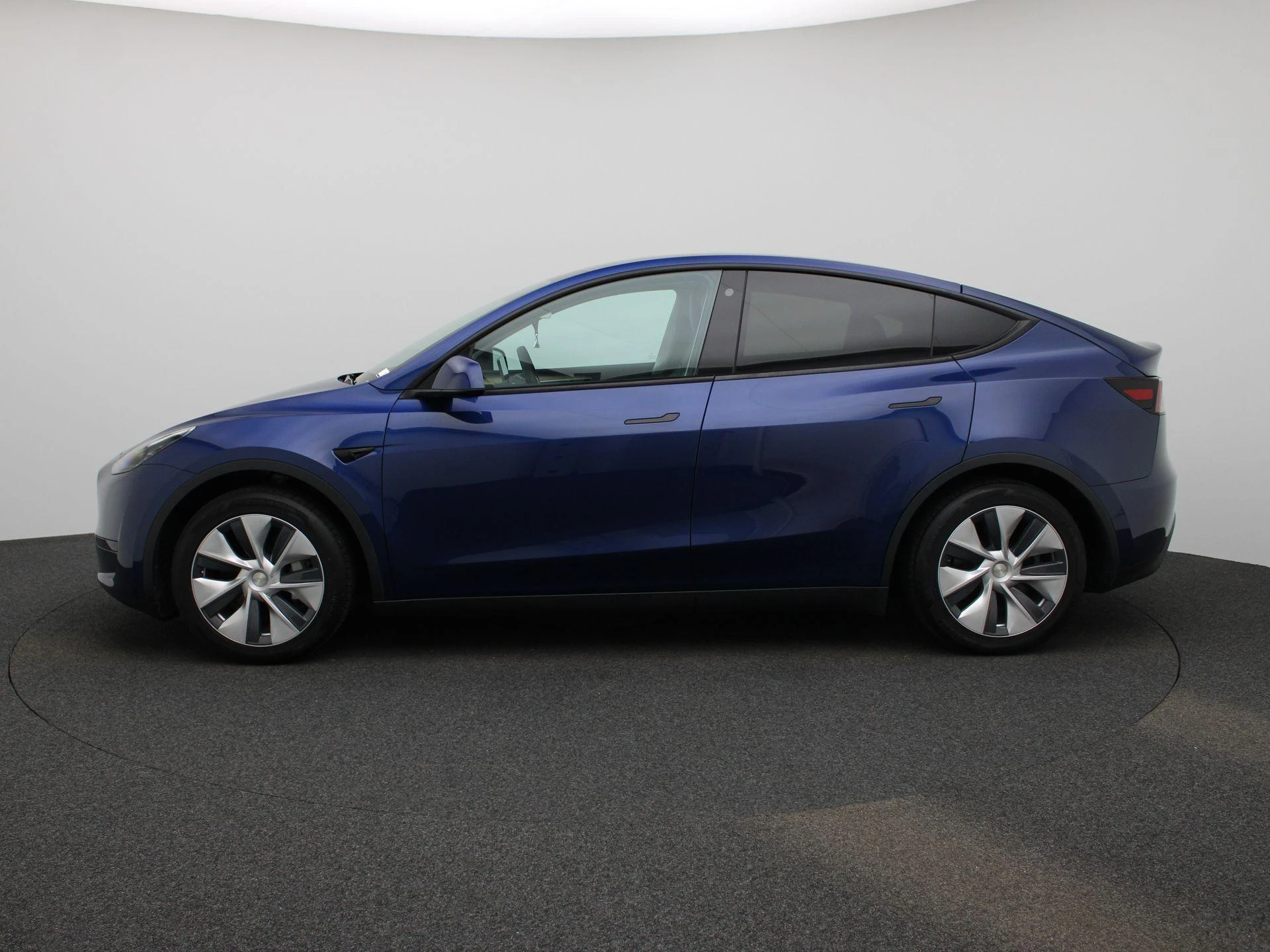 Tesla-Model Y-image-3