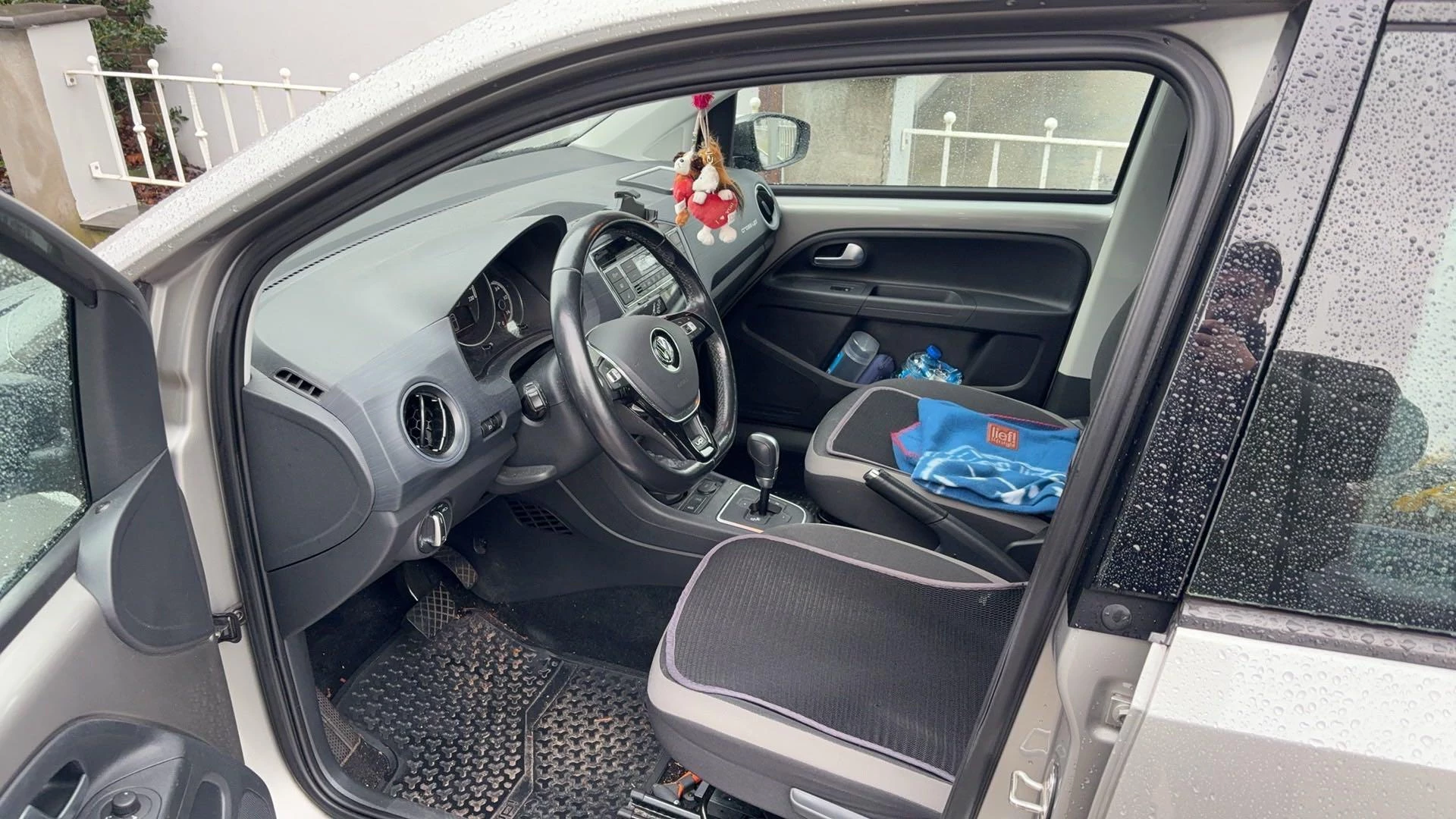 Volkswagen-up!-image-6